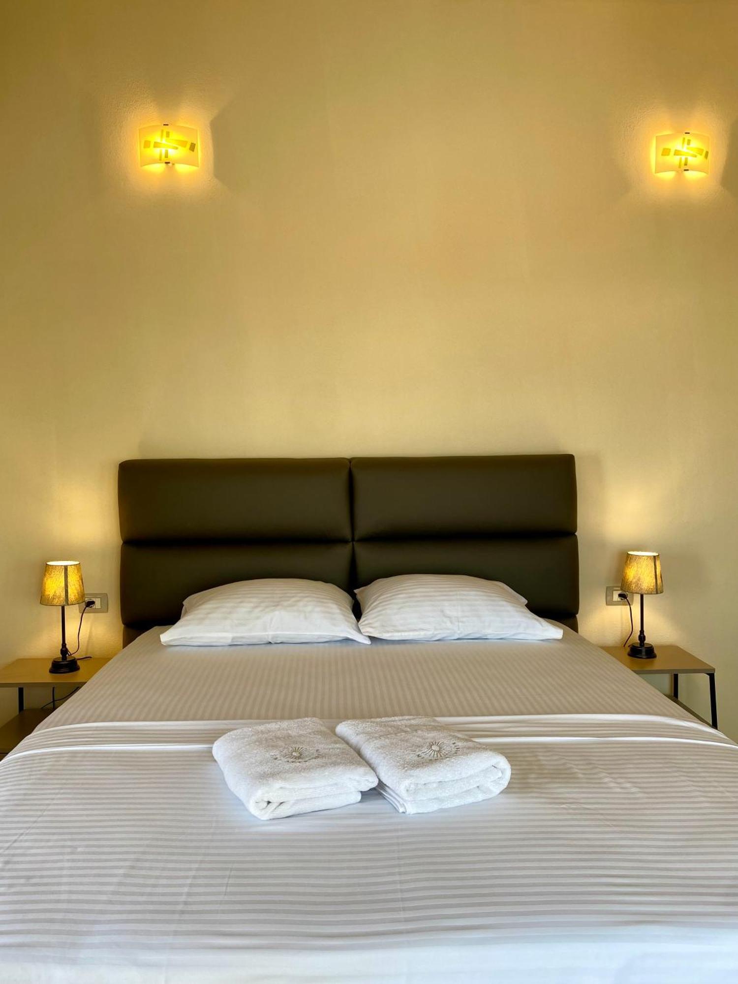 Fimi Apartments Ulcinj Eksteriør billede